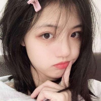 追梦的黎族女娃娃